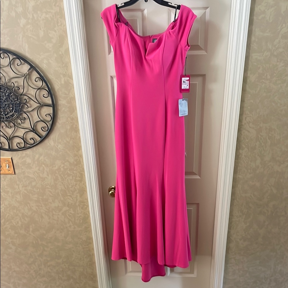 Vince Camuto Pink Off-the-Shoulder Sleeveless Maxi Gown
